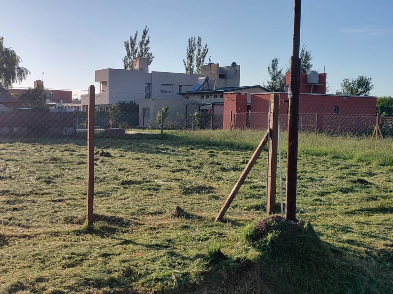 Venta de lote en barrio abierto "Funes Norte". Apto desarrollo comercial