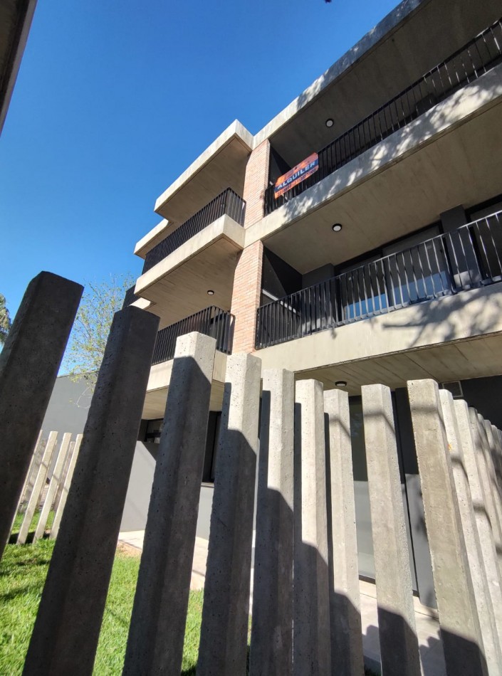 Departamento a estrenar en alquiler permanente con cochera y amenities en Funes Centro