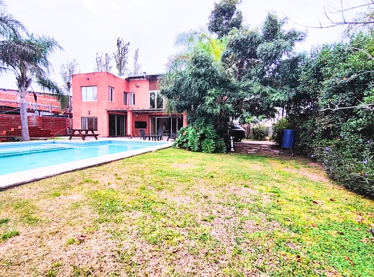Casa en venta en Golondrinas y Av Fuerza Aerea