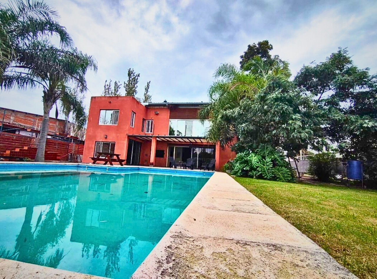 Casa en venta en Golondrinas y Av Fuerza Aerea