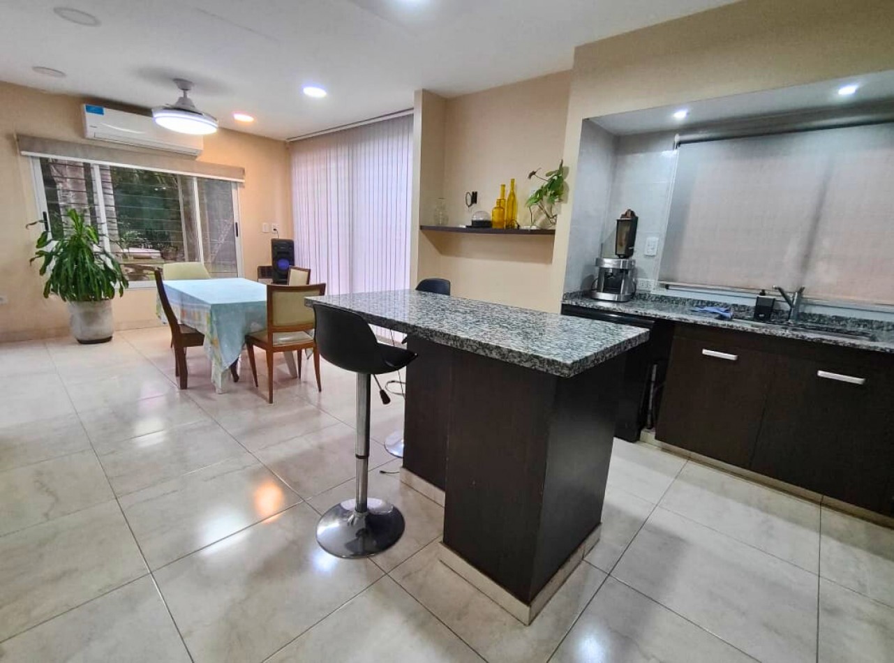 Casa en venta en Golondrinas y Av Fuerza Aerea