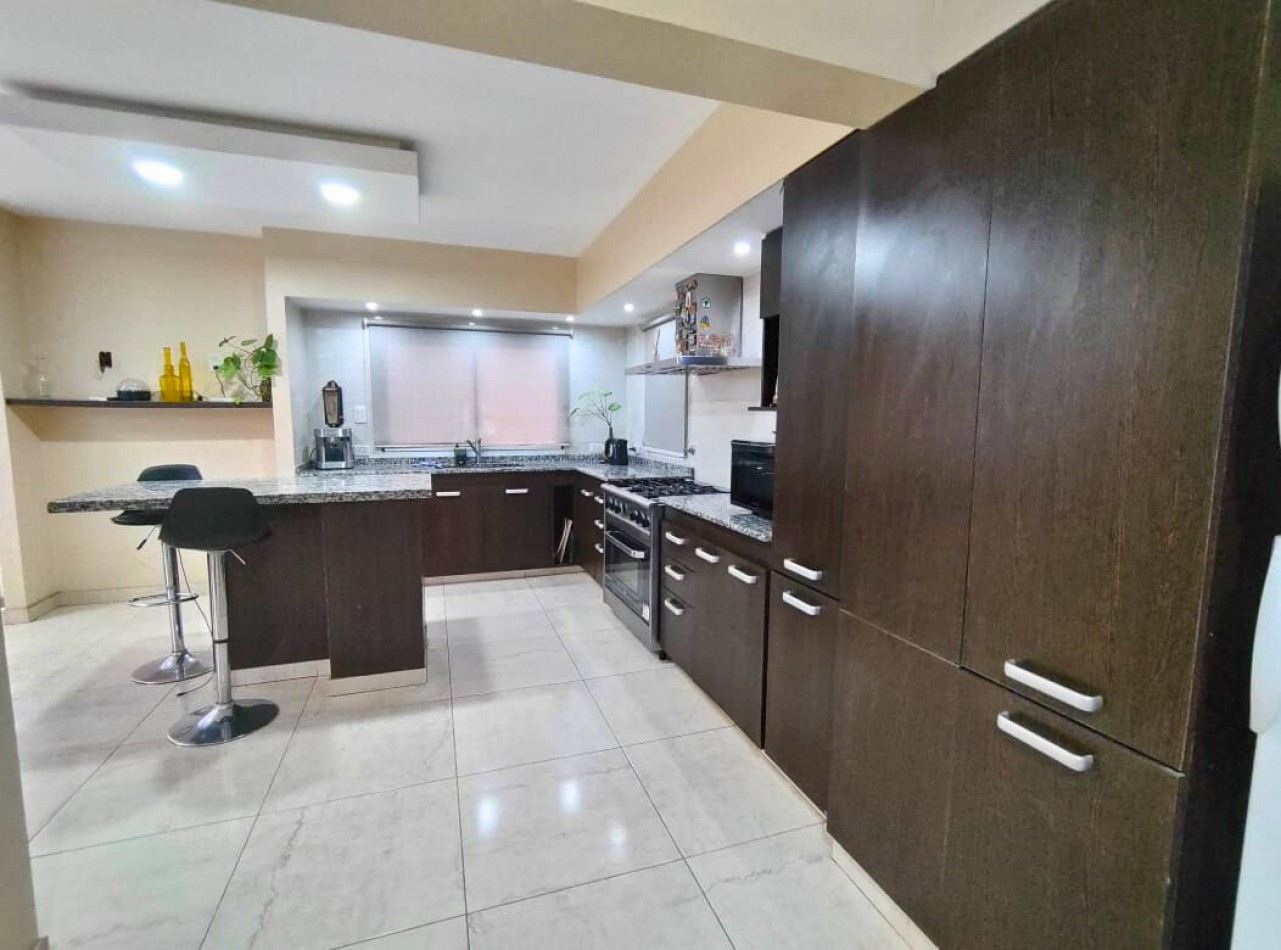Casa en venta en Golondrinas y Av Fuerza Aerea