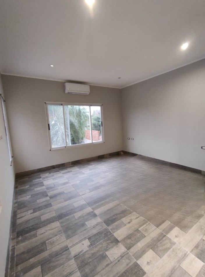 Casa en venta en Golondrinas y Av Fuerza Aerea