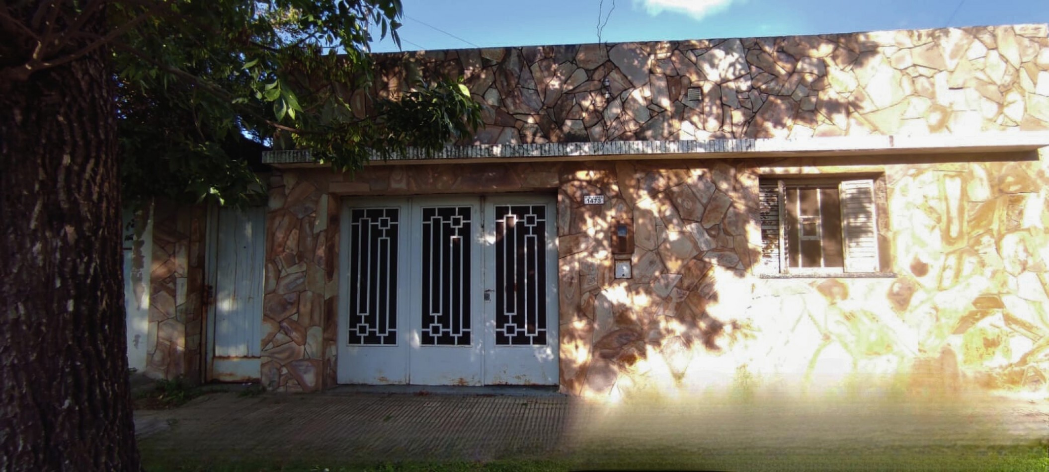Casa a reciclar en Mendoza 5400 Barrio Belgrano Rosario -PERMUTA-