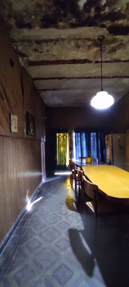 Casa a reciclar en Mendoza 5400 Barrio Belgrano Rosario -PERMUTA-