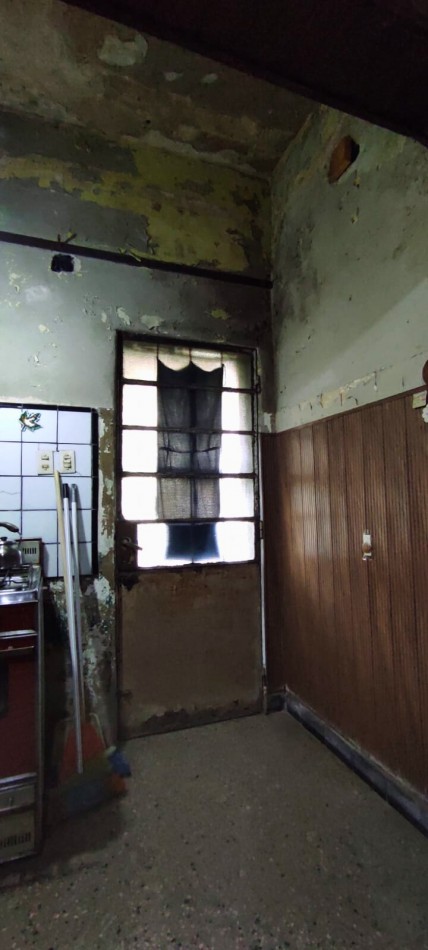 Casa a reciclar en Mendoza 5400 Barrio Belgrano Rosario -PERMUTA-