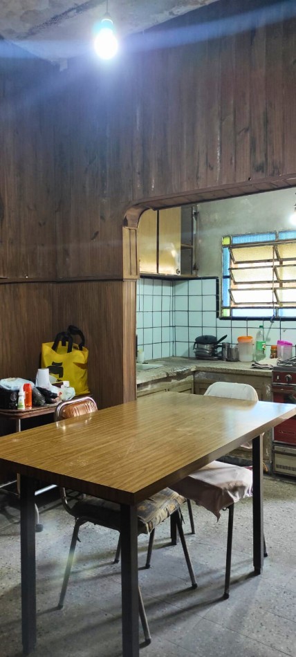 Casa a reciclar en Mendoza 5400 Barrio Belgrano Rosario -PERMUTA-