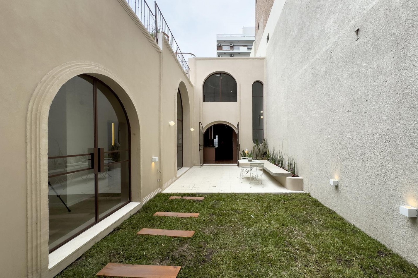 Casa de 4 dormitorios en Viamonte y Corrientes