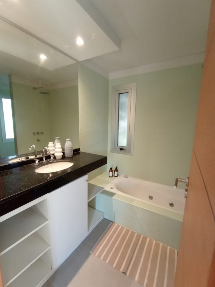 Casa en Miraflores de 3 dormitorios  