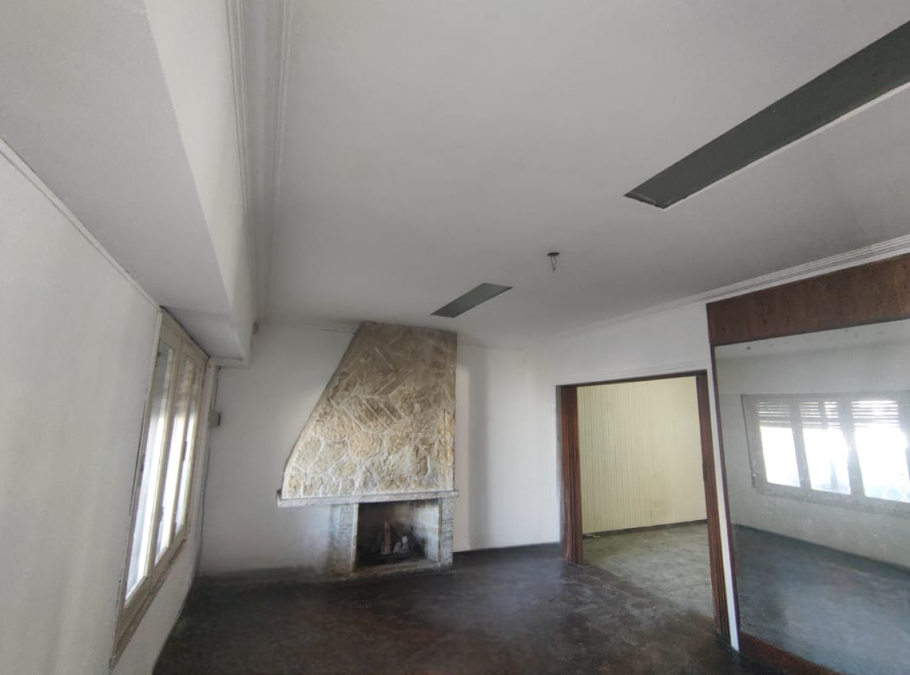 ALQUILER COMERCIAL DE CASONA EN EVA PERON 6500
