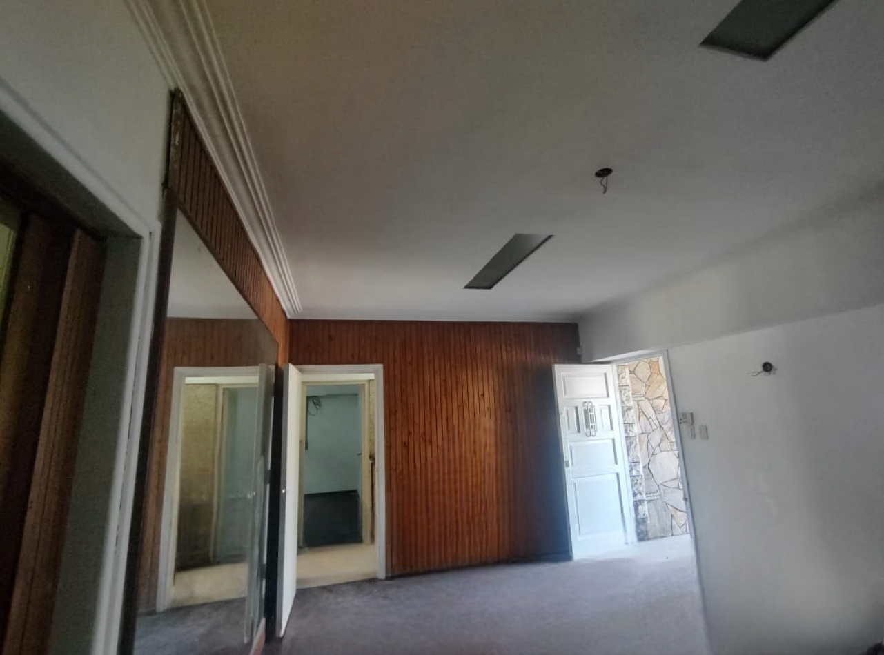 ALQUILER COMERCIAL DE CASONA EN EVA PERON 6500