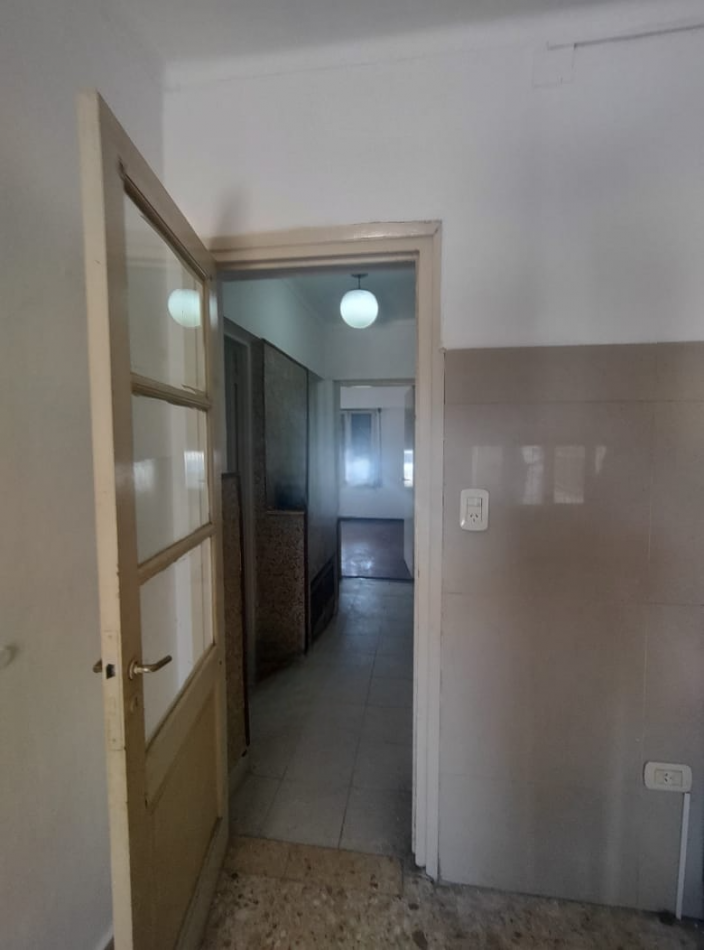 ALQUILER COMERCIAL DE CASONA EN EVA PERON 6500