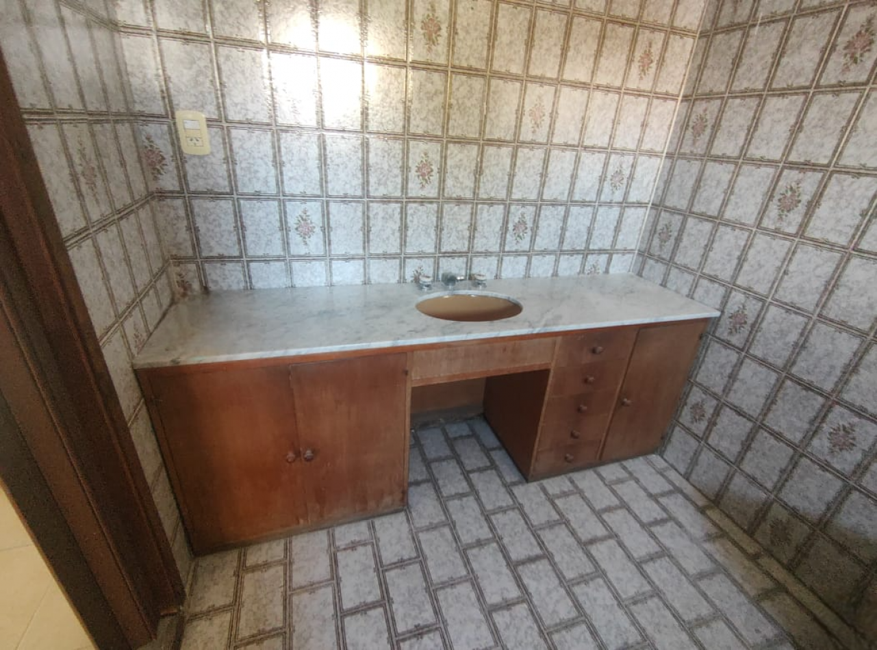 ALQUILER COMERCIAL DE CASONA EN EVA PERON 6500