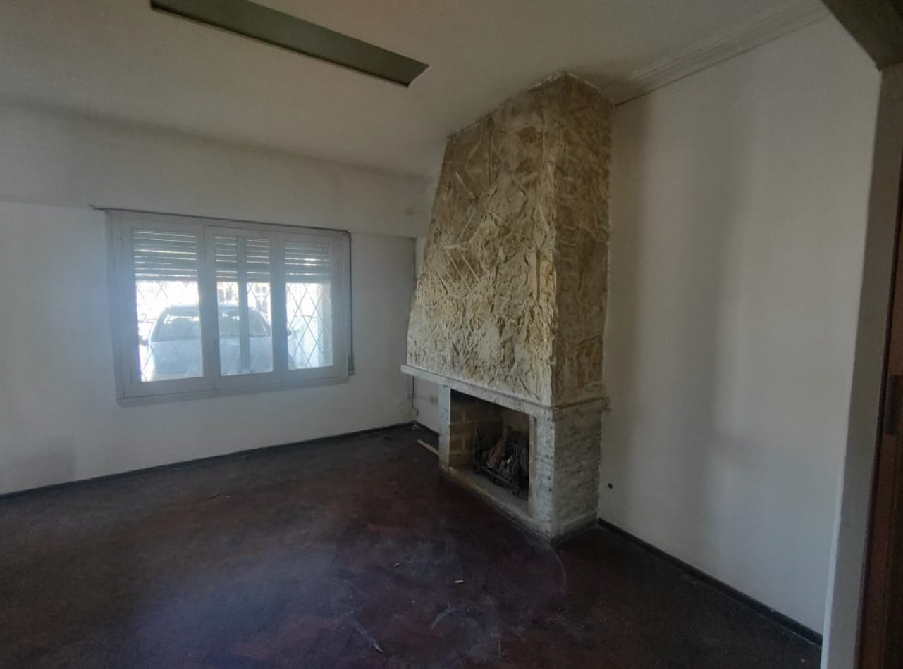 ALQUILER COMERCIAL DE CASONA EN EVA PERON 6500