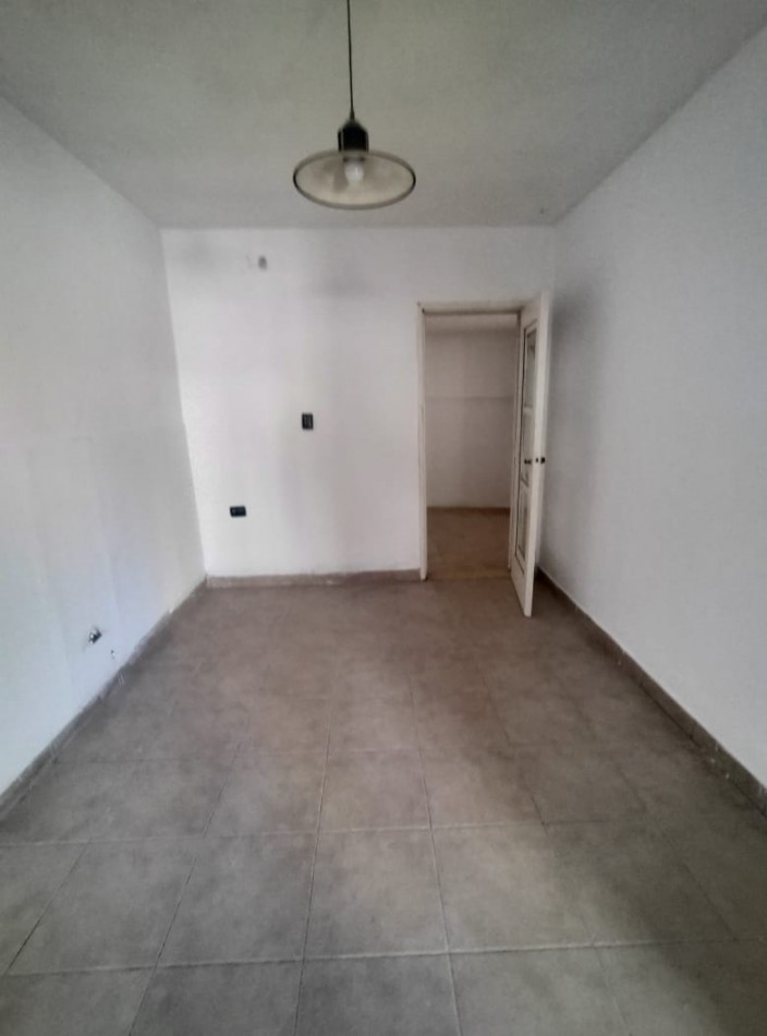 DEPARTAMENTO UNICO DE PASILLO EN FRAGA Y AV. EVA PERON EN ALQUILER