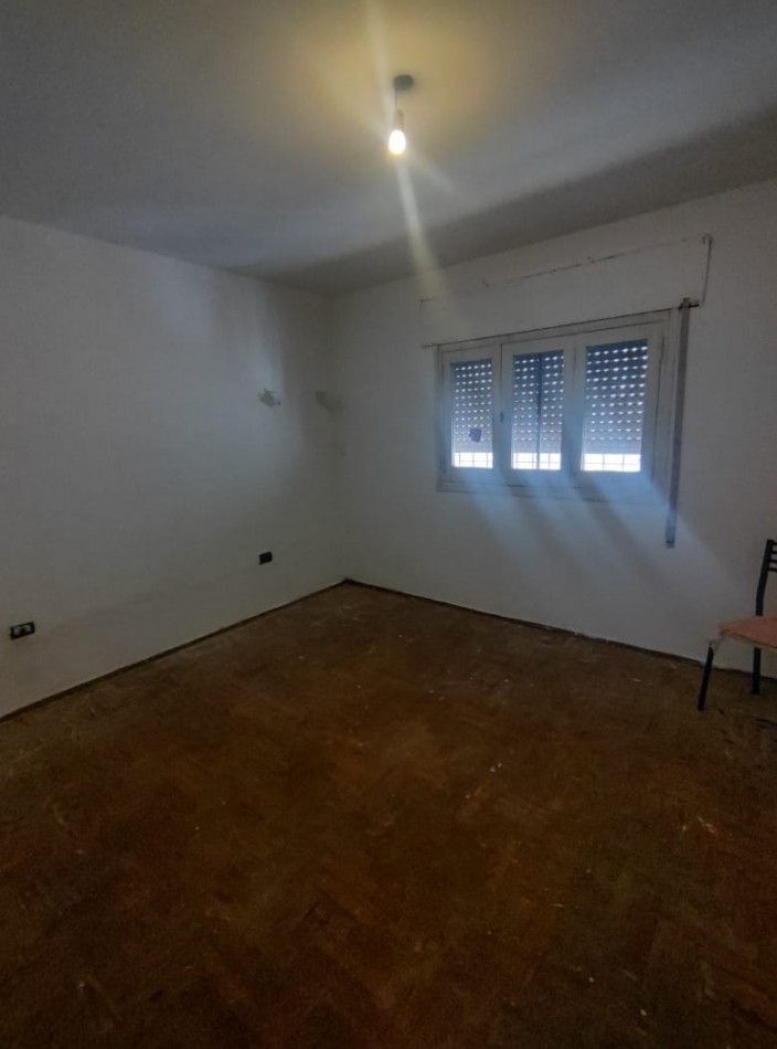 DEPARTAMENTO UNICO DE PASILLO EN FRAGA Y AV. EVA PERON EN ALQUILER