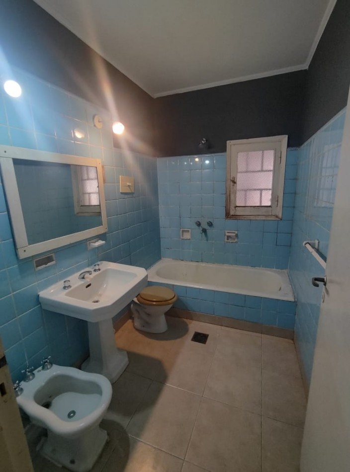 DEPARTAMENTO UNICO DE PASILLO EN FRAGA Y AV. EVA PERON EN ALQUILER