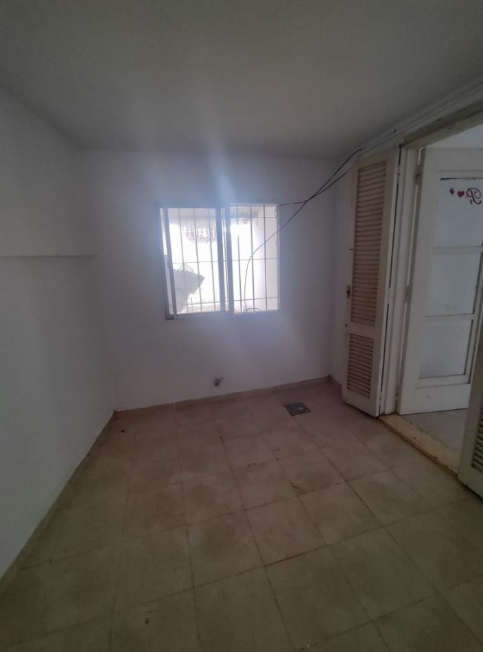 DEPARTAMENTO UNICO DE PASILLO EN FRAGA Y AV. EVA PERON EN ALQUILER