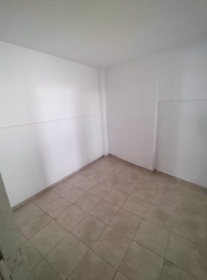 DEPARTAMENTO UNICO DE PASILLO EN FRAGA Y AV. EVA PERON EN ALQUILER