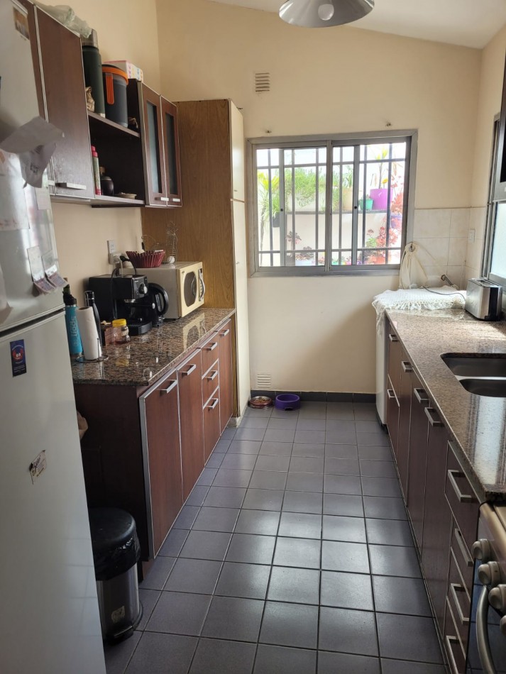 CASA DE 2 PLANTAS EN CENTENO Y BUENOS AIRES APTA A CREDITO