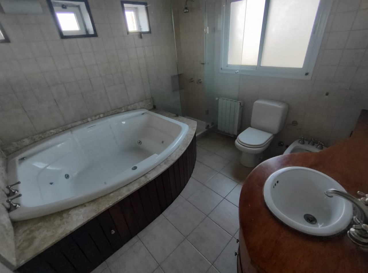 ALQUILER PERMANENTE BARRIO PRIVADO"SAN MARINO" FUNES HILLS