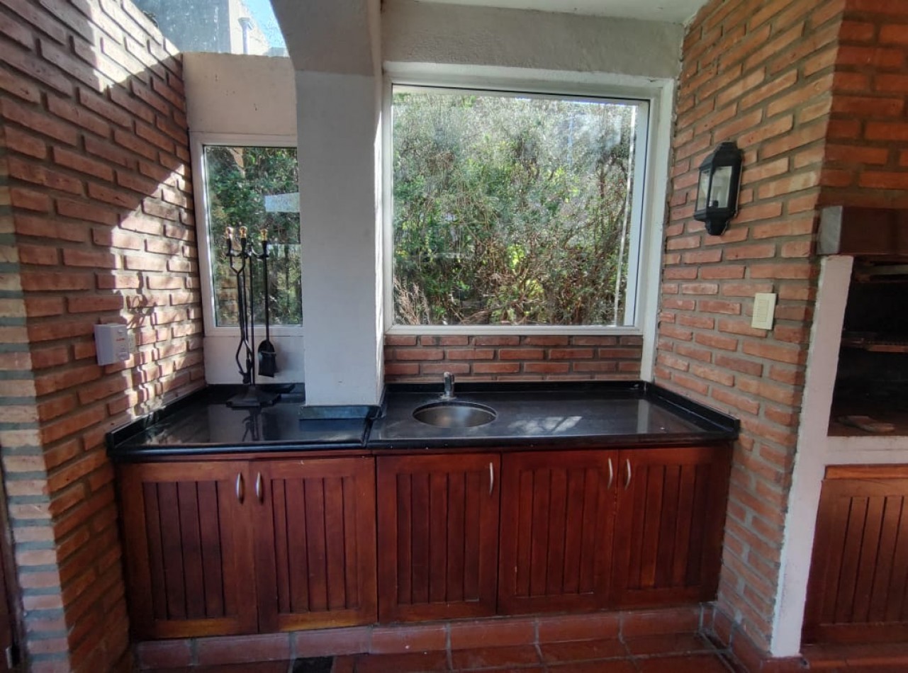 ALQUILER PERMANENTE BARRIO PRIVADO"SAN MARINO" FUNES HILLS