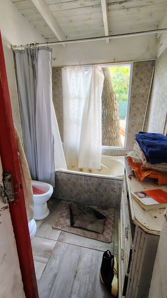 Funes UNICA  reciclar o demoler sobre colectora ruta 9 altura Garita 7 