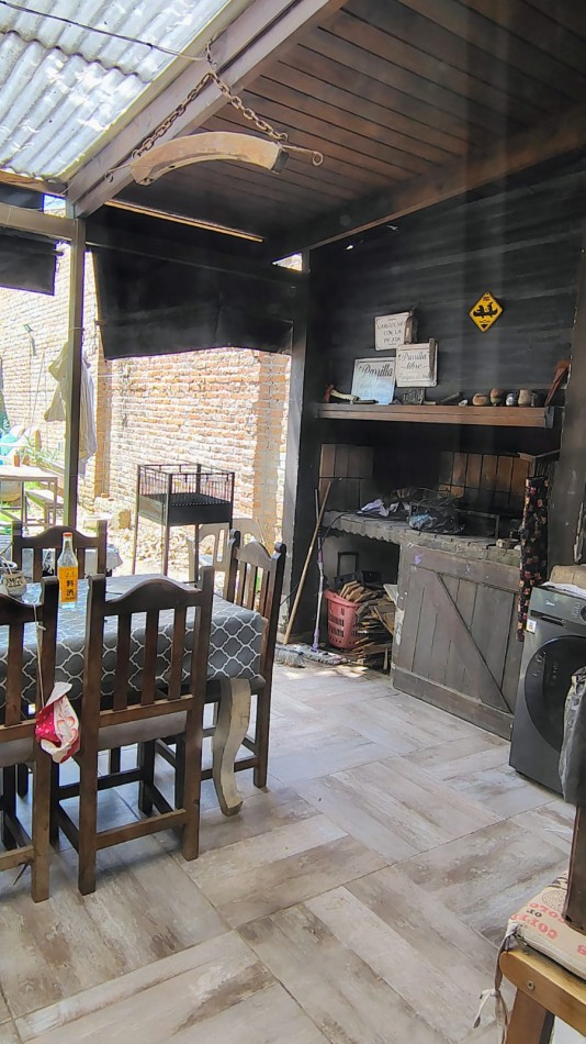 Funes UNICA  reciclar o demoler sobre colectora ruta 9 altura Garita 7 