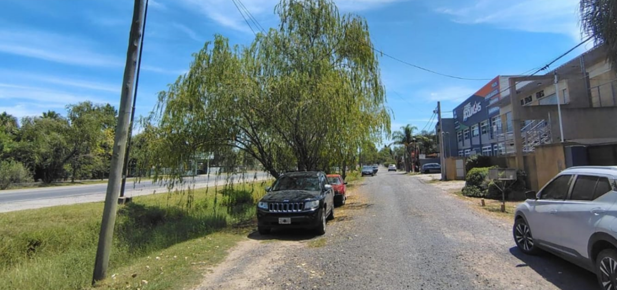Funes UNICA  reciclar o demoler sobre colectora ruta 9 altura Garita 7 