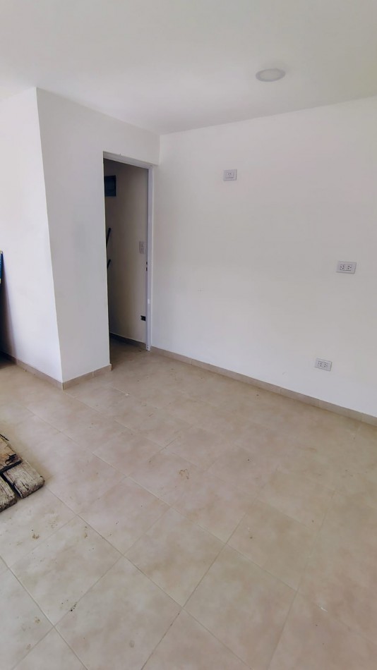 LOCALES COMERCIALES SE ALQUILAN JUNTOS O SEPARADOS EN FUNES NORTE