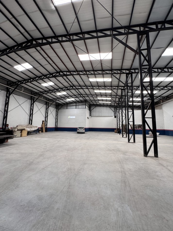 VENTA ROSARIO NORTE  GALPON  800 MTS2 
