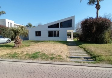Casa en Miraflores de 3 dormitorios  